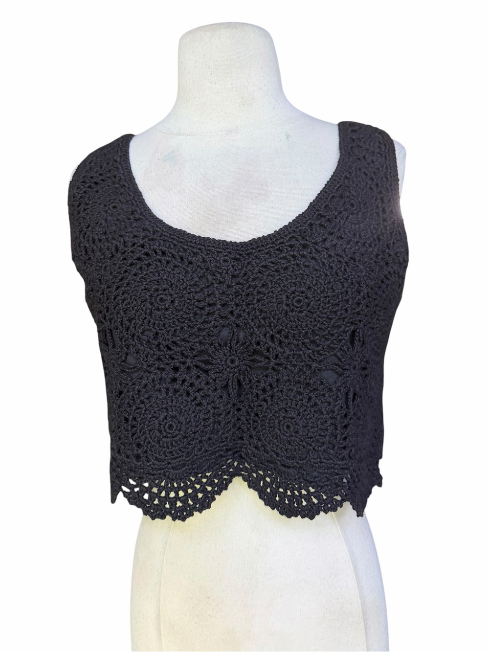 Y2K One‎ Step Up Ramie/Cotton Blend Floral Crochet Crop Top